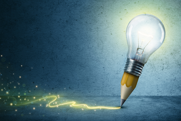 Lâmpada brilhando com energia fluindo
